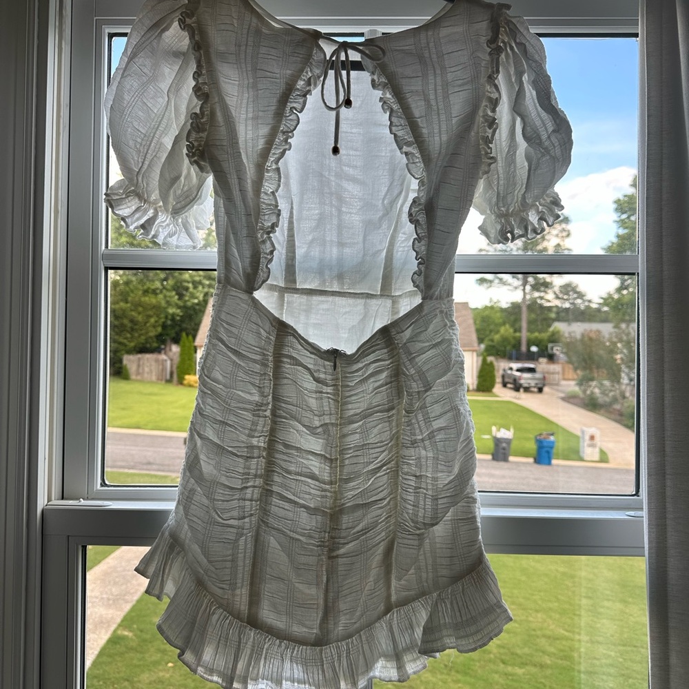 Perfect bridal brunch or shower dress - Picture 2 of 4